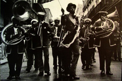 Mi Brass kultúra, és miért a zenekar séták