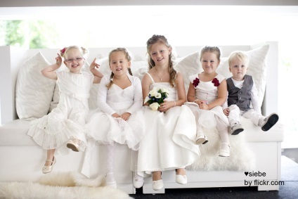 A gyerekek frizurák esküvői fotók a lányok