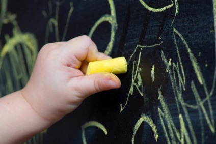 Hogyan kell tanítani a gyermeket, hogy tartsa egy ceruzát helyesen tippek szülőknek