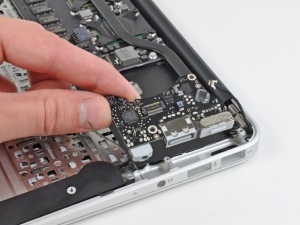 Hogyan szétszedni laptop Apple MacBook 11 „levegő részletesen