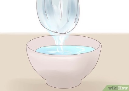 Hogyan készítsünk parfüm virág és víz otthon