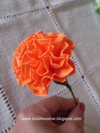 Hogyan készítsünk egy virágot papírból kezeddel liliom, szegfű és a japán Sakura