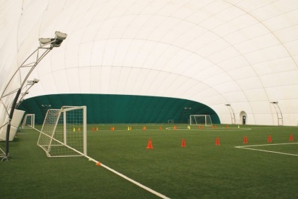 Mint a legfiatalabb játékos kap a híres akadémia labdarúgó klub - Krasnodar (Academy) Mivel a legfiatalabb játékos, hogy a híres Akadémia FC Krasnodar -