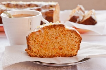 Cake a kenyér gép, a receptek egyszerű és finom előkészítése 4. változatot
