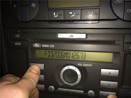 Ford Focus rádió kódot, hogyan kell megtalálni a sorozatszámot, és hol kell hozzáadni