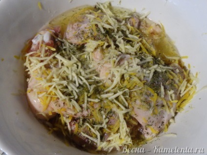 Citromos csirke recept egy fényképet sült csirke citrommal és fokhagymával a sütőben
