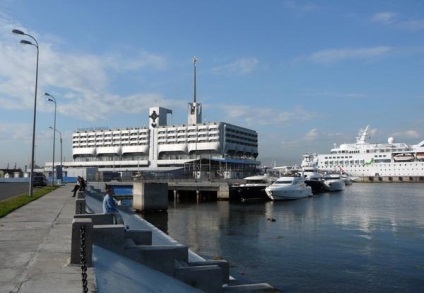 Naval Station a téren of Fame-ben Budapesten