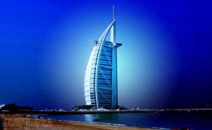 Egyesült Arab Emírségek, Dubai Burj Al Arab - a fehér vitorla közepén az öböl (Öböl) Egyesült Arab Emírségek, Dubai Burj Al Arab - a fehér vitorla közepén az Öböl