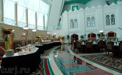Egyesült Arab Emírségek, Dubai Burj Al Arab - a fehér vitorla közepén az öböl (Öböl) Egyesült Arab Emírségek, Dubai Burj Al Arab - a fehér vitorla közepén az Öböl