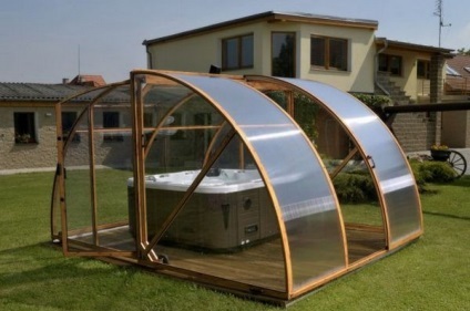 Pavilon a medence, valamint egy make házam (gyártás) Pavilon a medence, valamint egy, hogy az én hétvégi ház