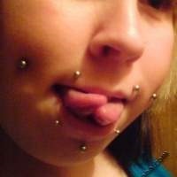 ajak piercing szimmetria