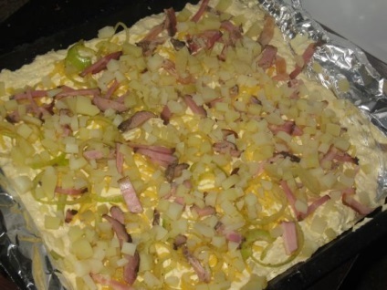 Pizza burgonyával - Receptek képekkel (sütemények) Pizza burgonyával - Receptek képekkel