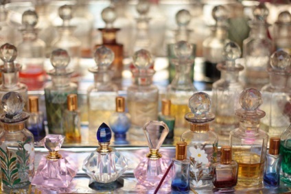 Miért parfüm az interneten olyan olcsó az ideje, hogy csavarja le a mítoszok!