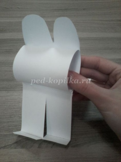 Egyszerű kézműves papírcsíkok gyerekeknek