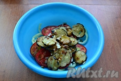 Saláta padlizsán, paradicsom és paprika - egy recept egy fotó