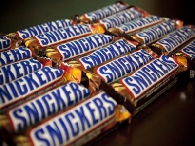 Cake Snickers klasszikus recept lépésről lépésre fotók