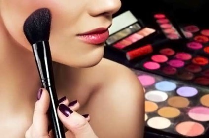 Akár káros kozmetikumok, smink károsítása nélkül a bőr