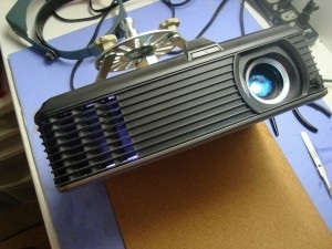 A lámpa cseréje projektorok Acer p1165 sorozat