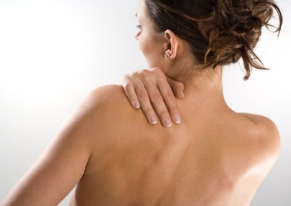Fájdalom a hát alatt a lapockák - a fő okai és kezelése