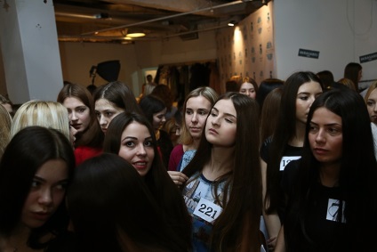 Ördög tucat szépség (tovább) Ördög tucat szépség