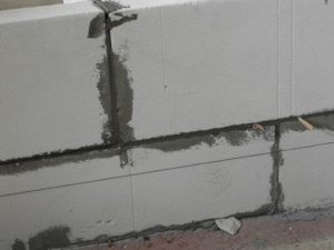 Lebontása a fal hab blokkok a lakásban, hogyan kell szétszedni