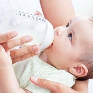 A csecsemőtápszerek hogyan kell kiválasztani típusú tápszert, amely keverék jobb (tej) Tápszert, hogyan kell kiválasztani típusú tápszert, bármilyen keverékét a legjobb