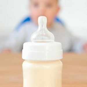 A csecsemőtápszerek, hogyan kell kiválasztani típusú csecsemőtápszer, amely a legjobban keveréket (keverék) Tápszert, hogyan kell kiválasztani típusú tápszert, bármilyen keverékét a legjobb
