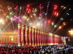 Mark és ünnepli az új évet Kínában, a hagyomány ünneplő