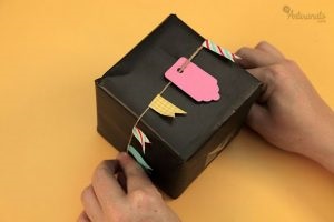 Hogyan csomag egy ajándék nélkül a doboz