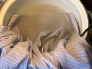 Hogyan levezetni zsír foltot ruhát otthon, amelyek segítségével a videók és képek