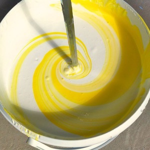 Színezés latex festéket egy speciális karamell