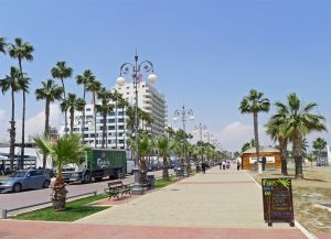 Larnaca - útmutató, fotók, épületek