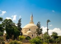 Larnaca - útmutató, fotók, látnivalók (ruha Dubai turisták) Larnaca - útmutató, fotók, épületek