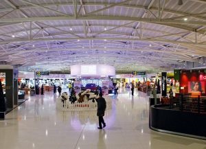 Larnaca - útmutató, fotók, látnivalók (ruha Dubai turisták) Larnaca - útmutató, fotók, épületek