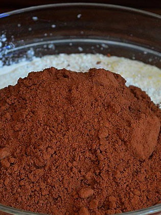 Csokoládé a forrásban levő víz „fényképeket, videókat és lépésről lépésre receptek Multivarki és sütők