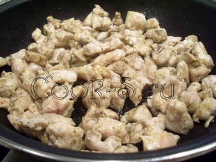 Puff csirkével és gombával - lépésről lépésre recept fotókkal és sütemények (leveles tészta csirkével és gombával fotó) Puff csirkével és gombával - lépésről lépésre recept fotókkal és sütemények