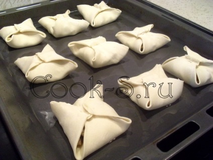 Puff csirkével és gombával - lépésről lépésre recept fotókkal és sütemények (leveles tészta csirkével és gombával fotó) Puff csirkével és gombával - lépésről lépésre recept fotókkal és sütemények