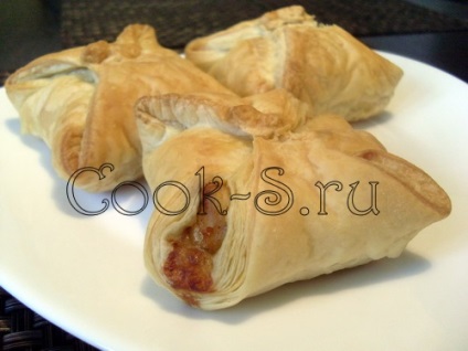 Puff csirkével és gombával - lépésről lépésre recept fotókkal és sütemények (leveles tészta csirkével és gombával recept) Puff csirkével és gombával - lépésről lépésre recept fotókkal és sütemények