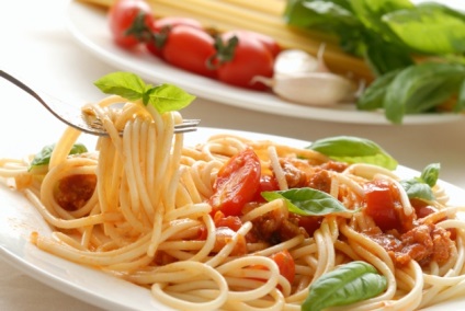 Top 10 receptek spagetti szósz, és tészta (spagetti tészta szószok) Top 10 recept spagetti szósz és a tészta