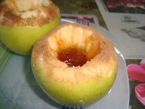 Sült alma mézzel a sütőben - egyszerű receptek
