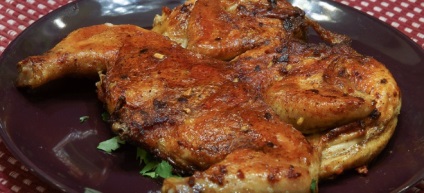 Csirke Tabaka - egy recept a kemencében egy serpenyőben nyomás alatt, multivarka és grillezett (recept) Csirke Tabaka - egy recept a kemencében egy serpenyőben nyomás alatt, multivarka és grillezett