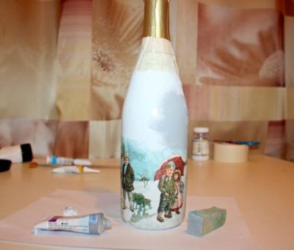 Decoupage kezüket egy üveg pezsgőt (kezével) Decoupage kezüket egy üveg pezsgőt