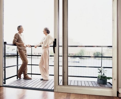Francia terasz ajtót, hogy a balkon (ajtóban tervezés) Francia terasz ajtót, hogy a balkon
