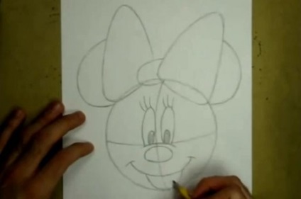 Hogyan kell felhívni Minnie Mouse (egér) Hogyan kell felhívni Minnie Mouse