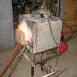 Hogyan készítsünk egy kovácsműhely olvasztására alumínium kezüket