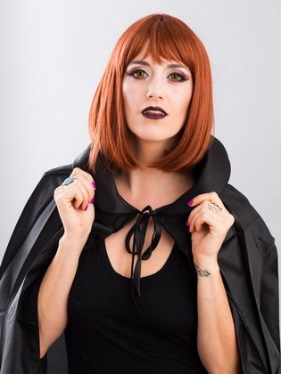 Hogyan készítsünk egy kép egy vámpír Halloween jelmez fotók a lányok és a fiúk (do) Hogyan készítsünk egy kép egy vámpír Halloween jelmez fotók a lányok és a fiúk