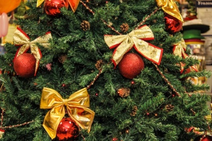 Hogyan ünneplik a karácsonyt a hagyományok és jelei