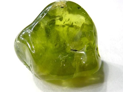 Olivin kő jellemzése és alkalmazása, terápiás és mágikus tulajdonságait, a főbb területeken a termelés, és (olivin) Olivin kőzet jellemzése és alkalmazása, az orvosi és mágikus tulajdonságait, a főbb termelő területek és