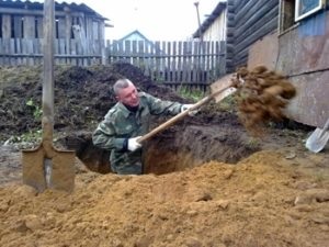 Csatorna az ország saját kezűleg készített beton gyűrűk - az eljárás telepítési és rajzok