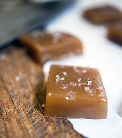 Caramel a mikrohullámú lehet tenni formájában cukorka vagy puha